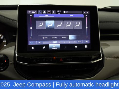 Used 2025 Jeep Compass Limited AWD/4WD image 17