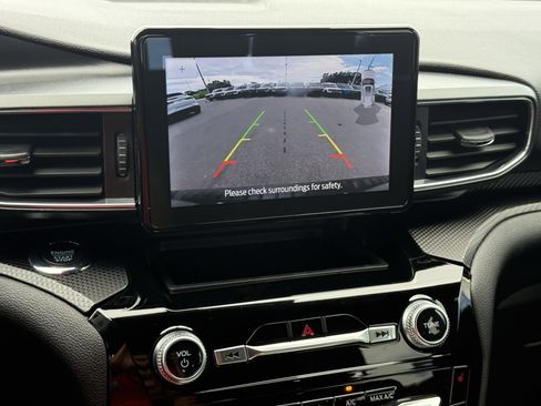 Used 2022 Ford Explorer ST w/ ST Street Pack image 32