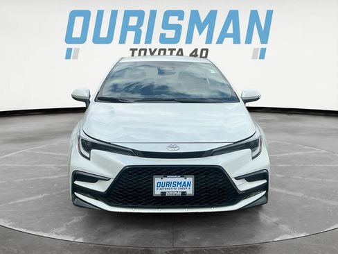 Used 2024 Toyota Corolla SE w/ SE Convenience Package image 2