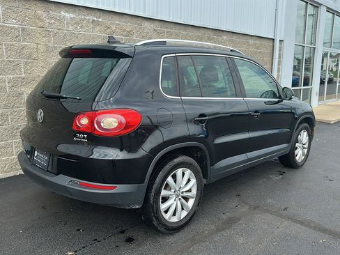 Used 2011 Volkswagen Tiguan SEL AWD/4WD image 2