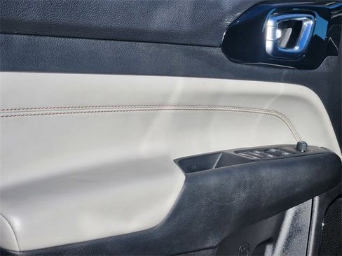 Used 2022 Jeep Compass Limited image 10