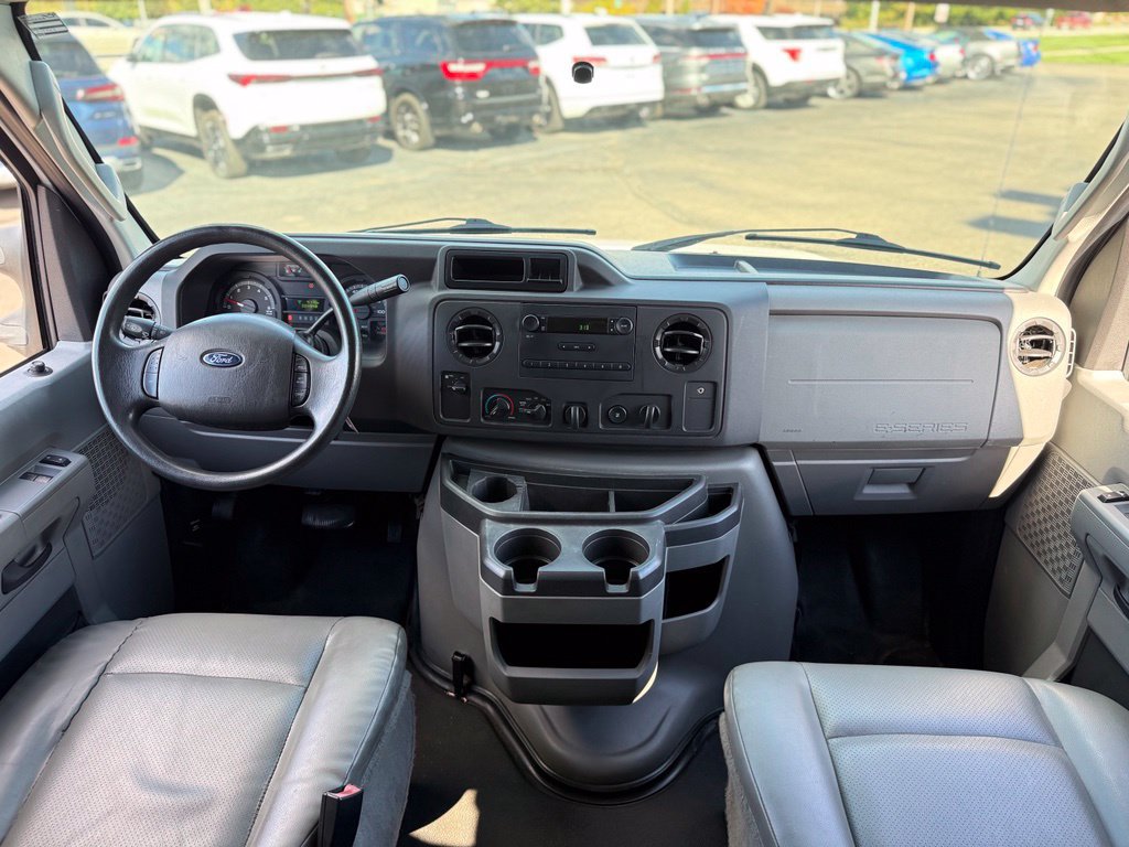 Used 2014 Ford E-350 and Econoline 350 Extended Super Duty RWD image 2