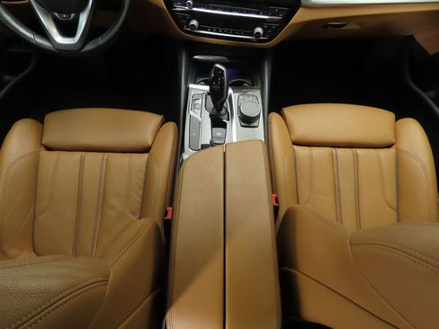 Used 2019 BMW 530i xDrive 530i xDrive w/ Convenience Package image 17