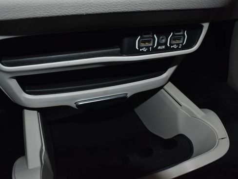 Certified 2024 Chrysler Pacifica Touring-L FWD image 14
