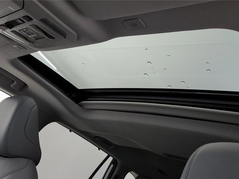 Used 2023 Toyota Highlander Limited image 39