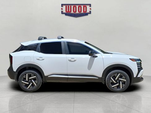 New 2026 Nissan Kicks SV w/ Cold Weather Package FWD image 2