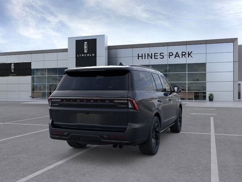 New 2025 Lincoln Navigator Reserve w/ Jet Appearance Package image 8