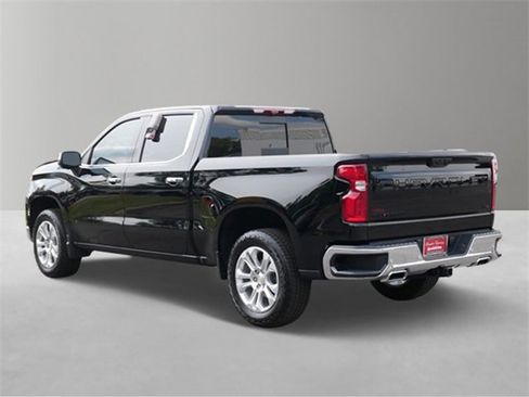 Used 2023 Chevrolet Silverado 1500 LTZ w/ LTZ Premium Package image 3