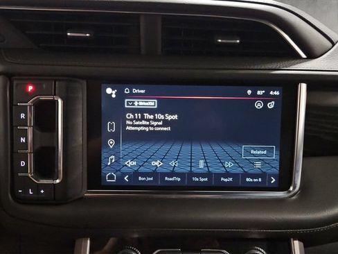 Used 2022 GMC Yukon XL Denali AWD/4WD image 16