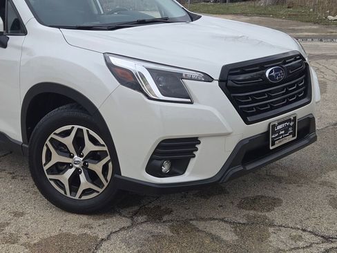 Used 2024 Subaru Forester Premium image 2