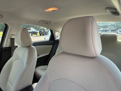Used 2023 Kia Forte LXS w/ LXS Technology Package FWD image 5