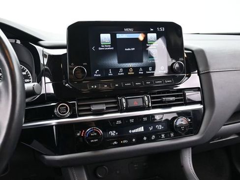 Used 2023 Nissan Pathfinder SL image 22