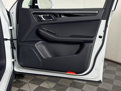 New 2026 Porsche Macan S image 37