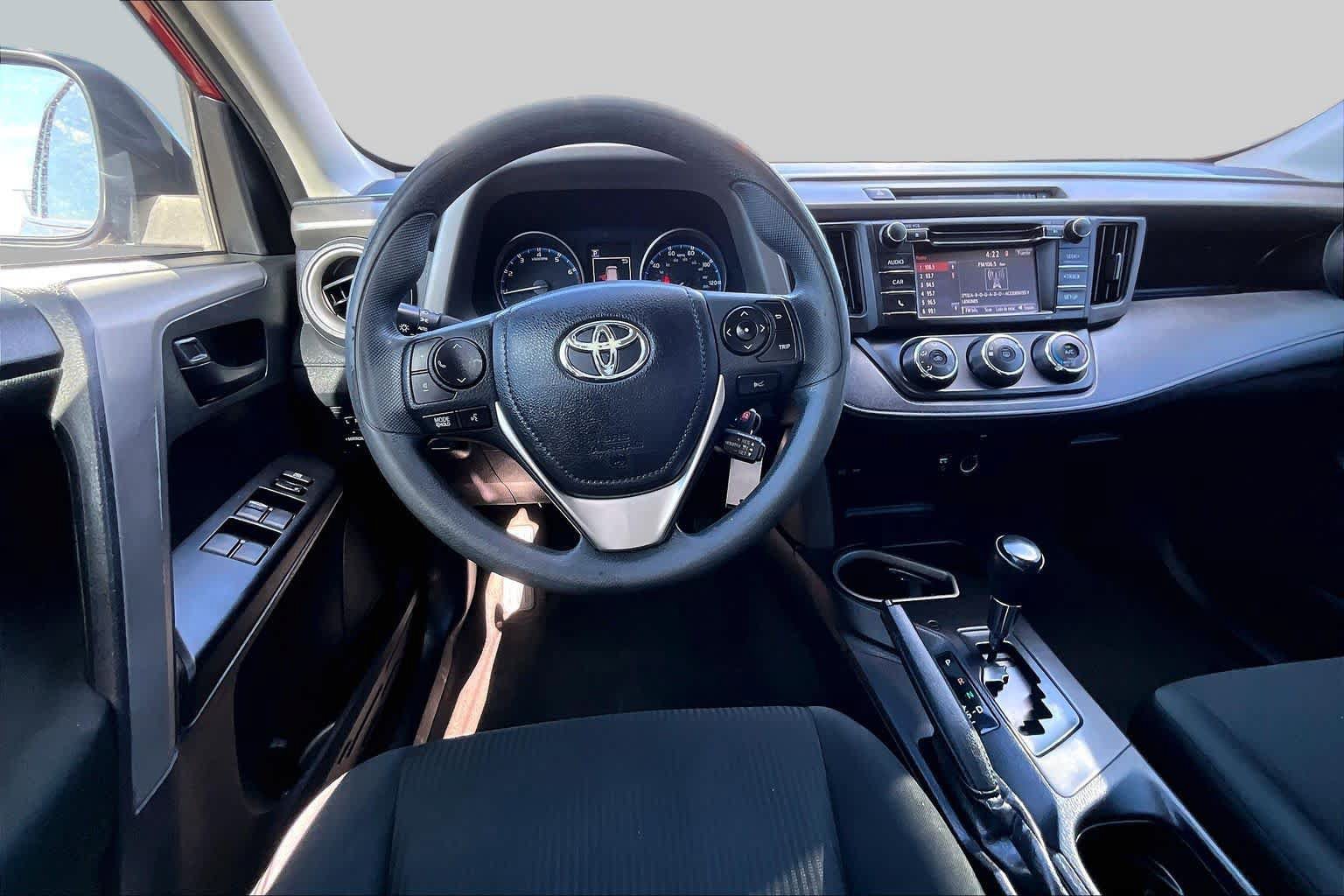 Used 2017 Toyota RAV4 LE FWD image 6
