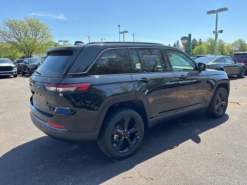 New 2026 Jeep Grand Cherokee Limited w/ Limited Altitude Package AWD/4WD image 29