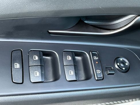 New 2025 Hyundai Elantra Sport image 13