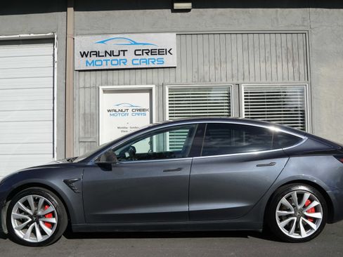 Used 2018 Tesla Model 3 Long Range image 19