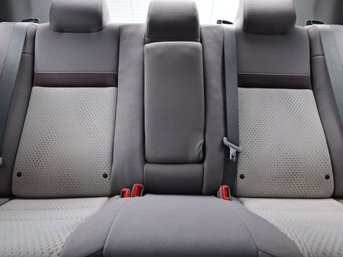 Used 2014 Toyota Camry XLE image 15