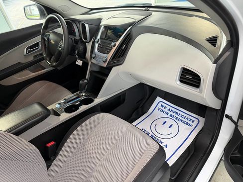 Used 2017 Chevrolet Equinox LS AWD/4WD image 16