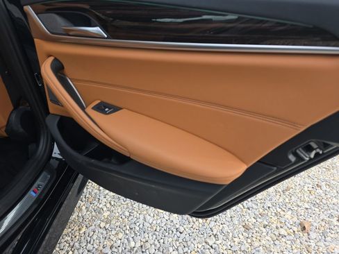 Used 2023 BMW 540i xDrive w/ Executive Package image 19