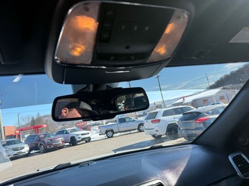 Used 2015 Jeep Grand Cherokee Altitude image 29