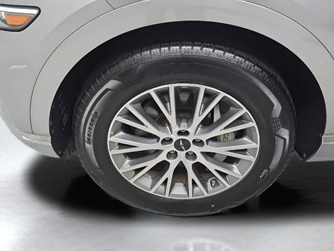 Used 2025 Genesis GV80 2.5T Standard AWD/4WD image 41