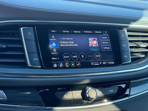 Used 2023 Buick Enclave Essence w/ Sound and Sites Package image 24