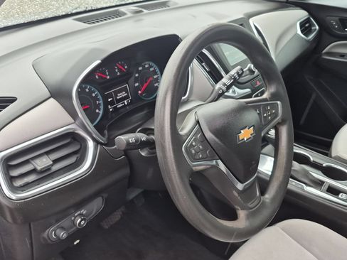 Used 2018 Chevrolet Equinox LS FWD image 11