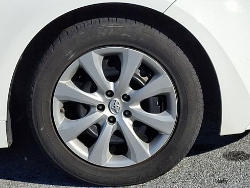 Used 2023 Toyota Corolla LE image 8