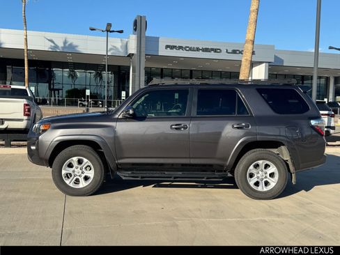 Used 2022 Toyota 4Runner SR5 Premium image 3