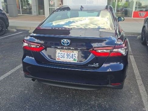 Used 2021 Toyota Camry LE FWD image 3