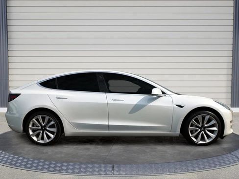 Used 2019 Tesla Model 3 Standard Range RWD image 8
