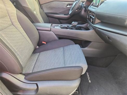 Used 2023 Nissan Rogue SV image 26