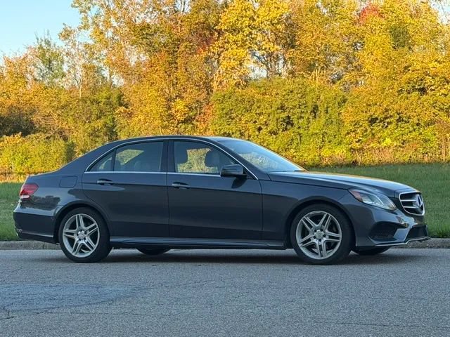 Used 2014 Mercedes-Benz E 350 4MATIC Sedan image 3