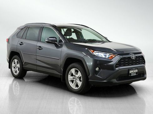 Used 2020 Toyota RAV4 XLE w/ XLE Grade Weather Package image 7