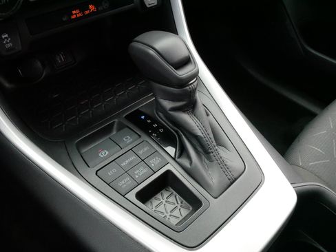 Certified 2025 Toyota RAV4 XLE AWD/4WD image 24