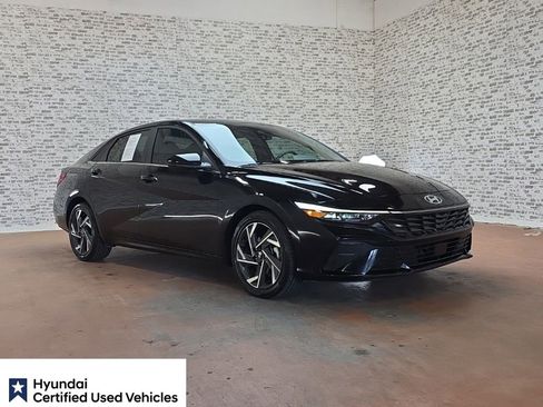 Used 2025 Hyundai Elantra SEL FWD image 1
