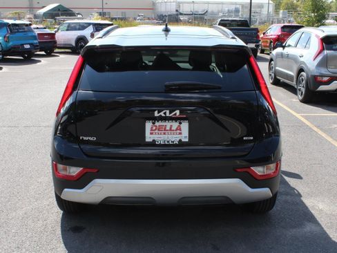 New 2025 Kia Niro LX image 6
