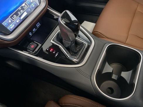 Used 2025 Subaru Outback Touring XT image 21