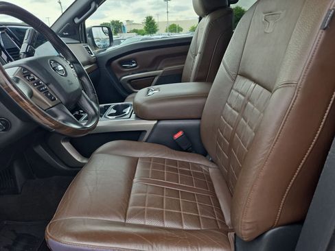 Used 2021 Nissan Titan Platinum Reserve AWD/4WD image 15