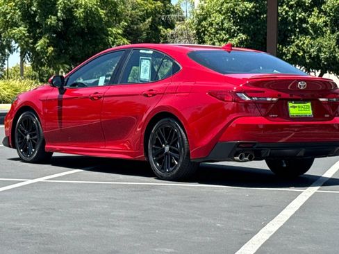 Used 2025 Toyota Camry SE FWD image 3
