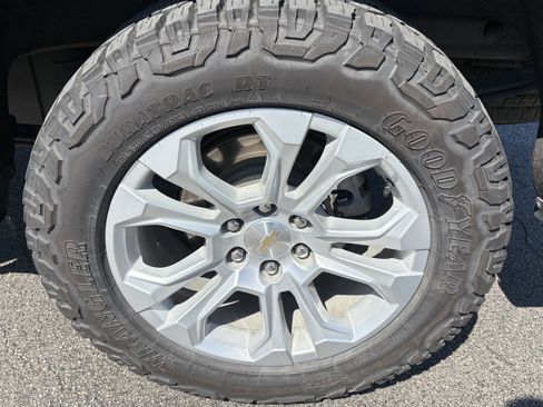 Used 2023 Chevrolet Silverado 1500 LTZ AWD/4WD image 13