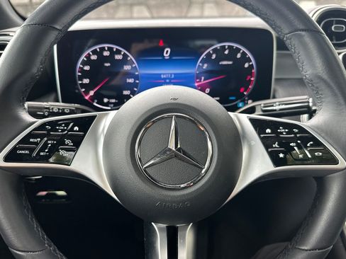 Used 2024 Mercedes-Benz GLC 300 4MATIC image 11