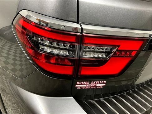 Used 2024 Nissan Armada Platinum w/ Captain's Chairs Package image 30