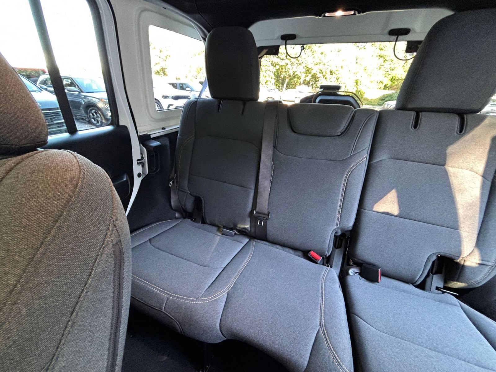 Used 2025 Jeep Wrangler Unlimited Sport AWD/4WD image 39