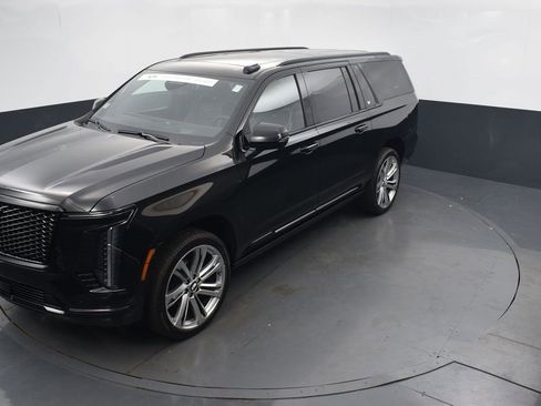 Certified 2025 Cadillac Escalade ESV Sport w/ Touring Package image 44