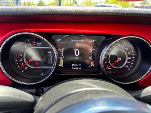 Used 2022 Jeep Gladiator Rubicon w/ LED Lighting Group AWD/4WD image 16