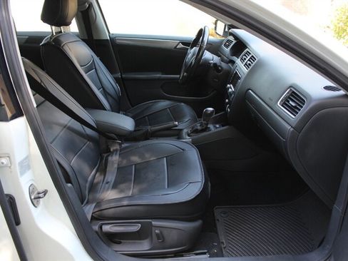 Used 2013 Volkswagen Jetta SEL FWD image 17