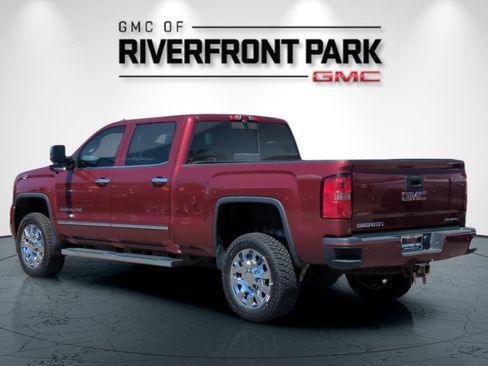 Used 2015 GMC Sierra 2500 Denali w/ Duramax Plus Package AWD/4WD image 5