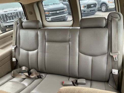 Used 2002 Chevrolet Suburban LS RWD image 14